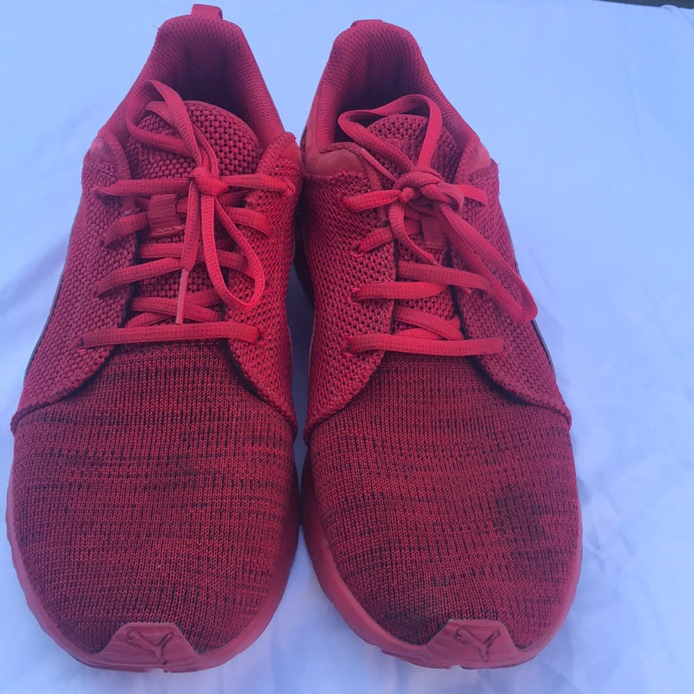 Red Men Pumas